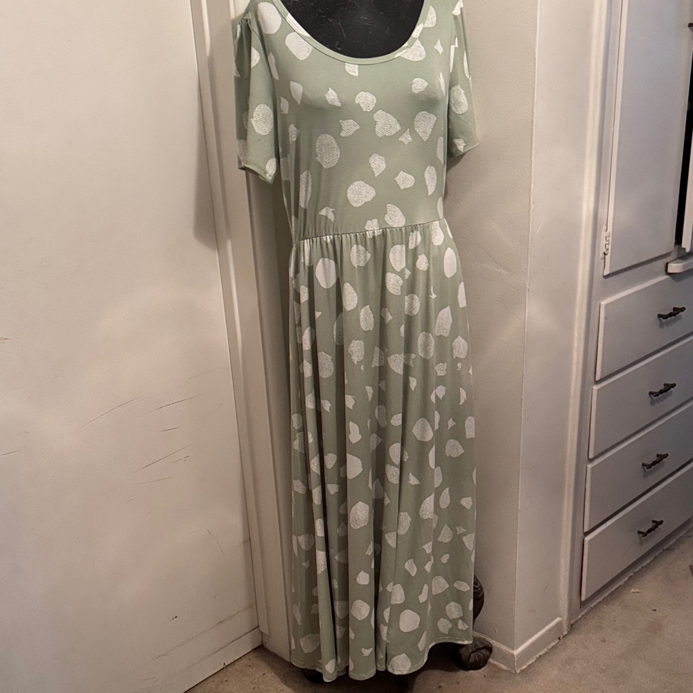 Elegant Green Polka Dot Maxi Dress
